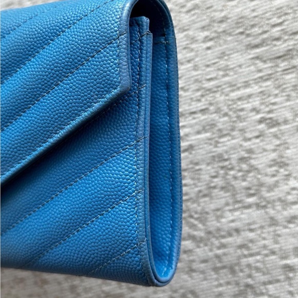YSL Cassandre Matelasse large flap wallet in gain de poudre leather sky blue - Picture 5 of 9